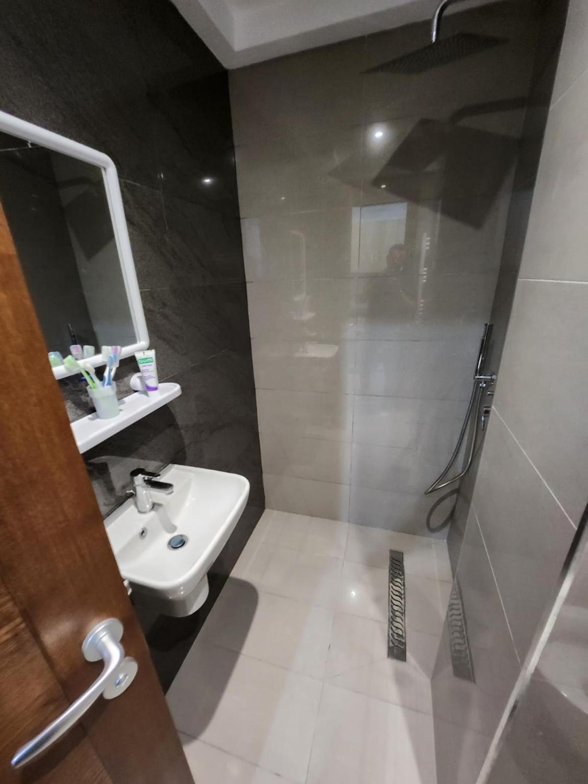Elegant S1 Meuble Garde A Ariana -Tunis Apartment Bagian luar foto